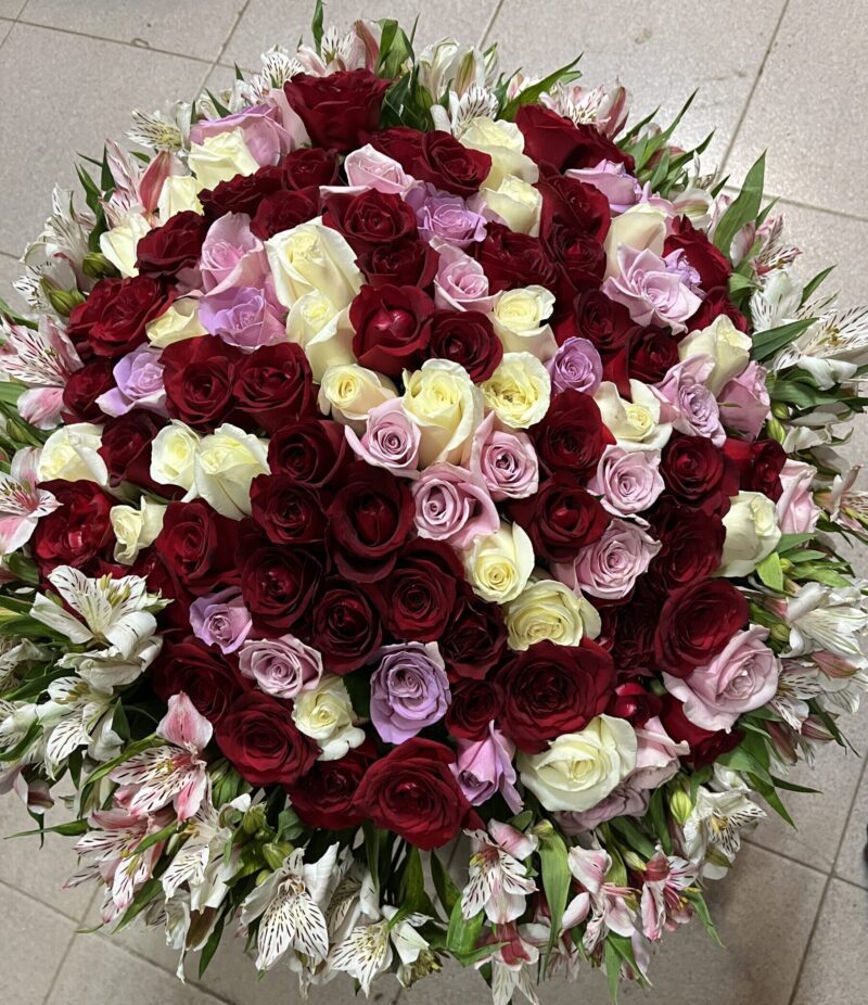Ramo en tres colores de 150 rosas