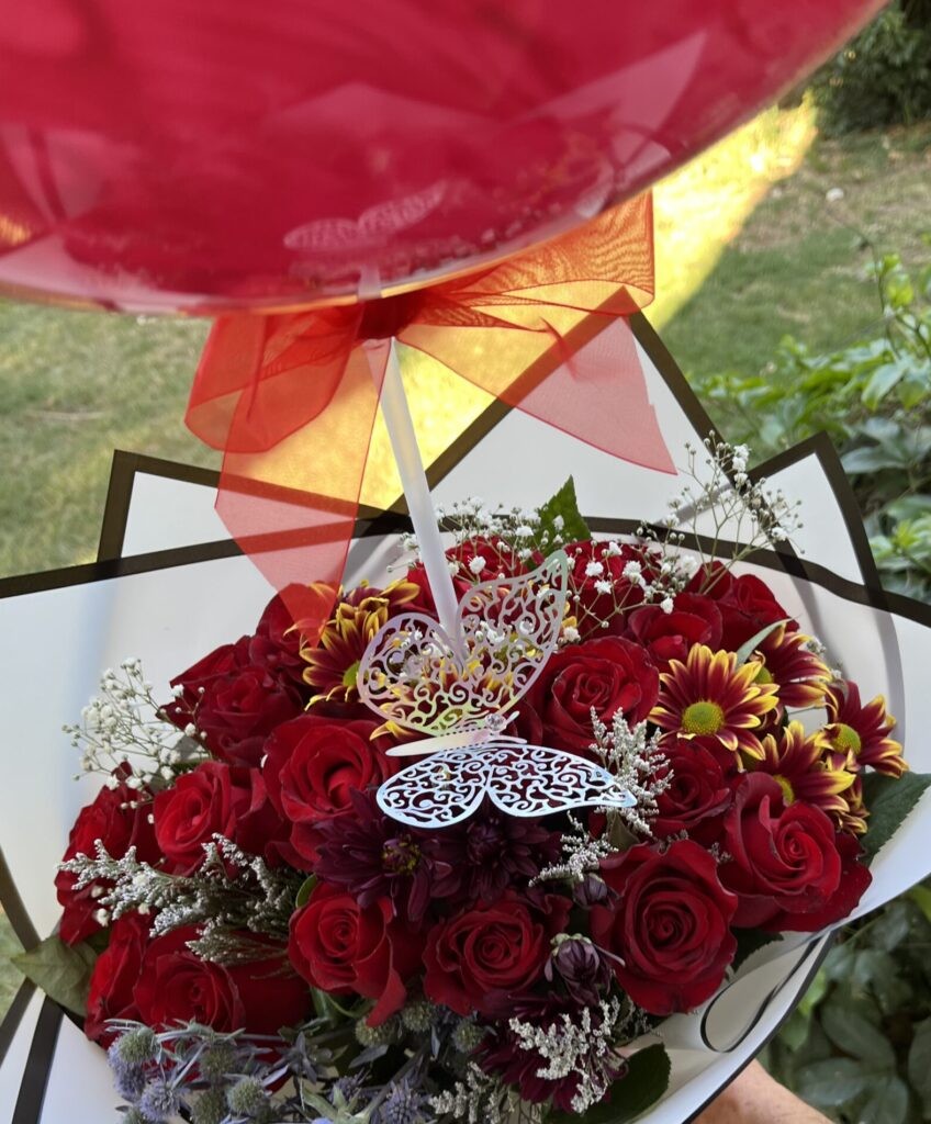 28 rosas con globo