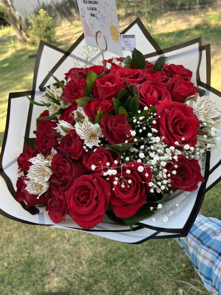 Ramo 28 rosas Rojas