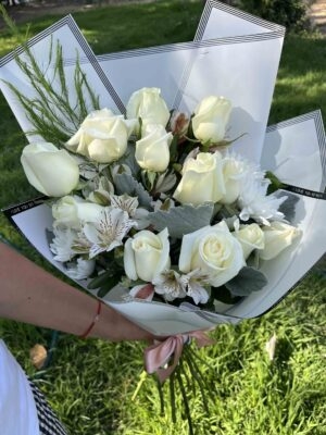 12 rosas blancas, mama