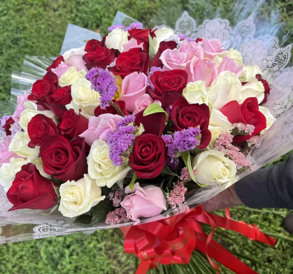 ramo de 150 rosas 3 colores