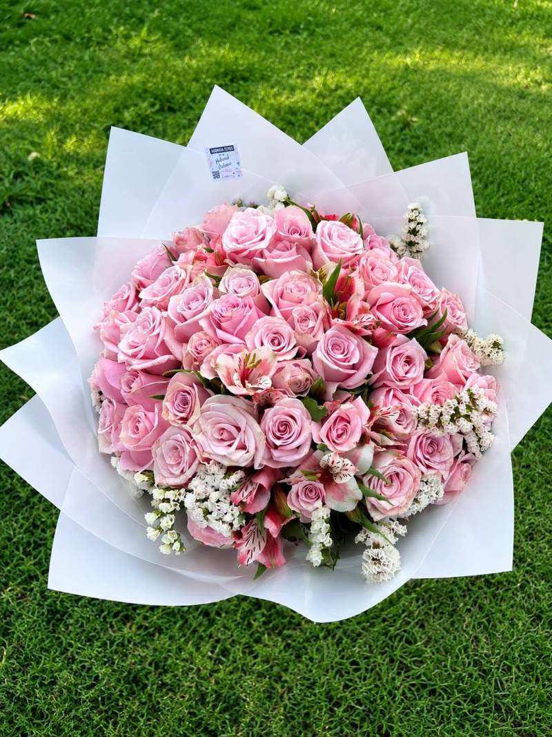 Ramo con 54 Rosas Rosita 1 Ramo 28 Rosita Nautica